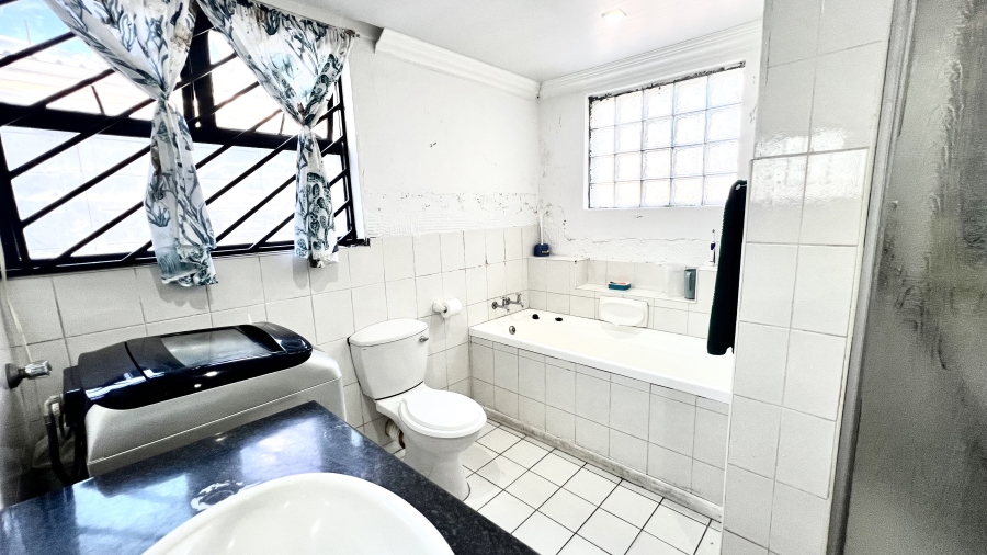 To Let 2 Bedroom Property for Rent in Rugby Western Cape